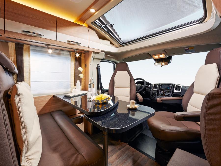 Интерьер Burstner Travel Van IC-Line 2015 года  (фото 2 из 2)